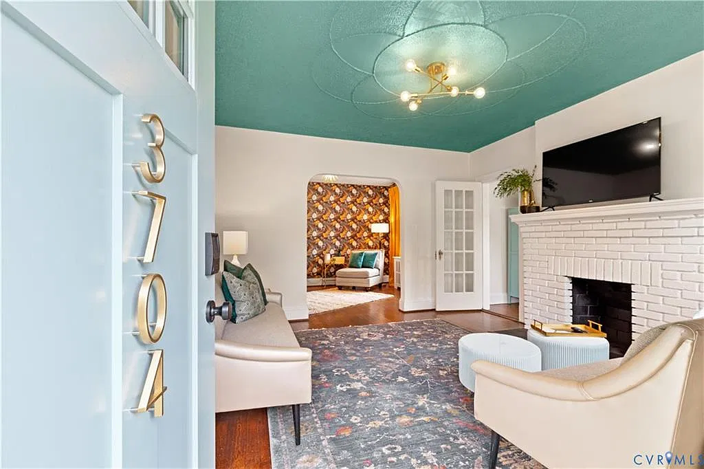 3 bed, 1122 sqft, $2,200 — Photo 4