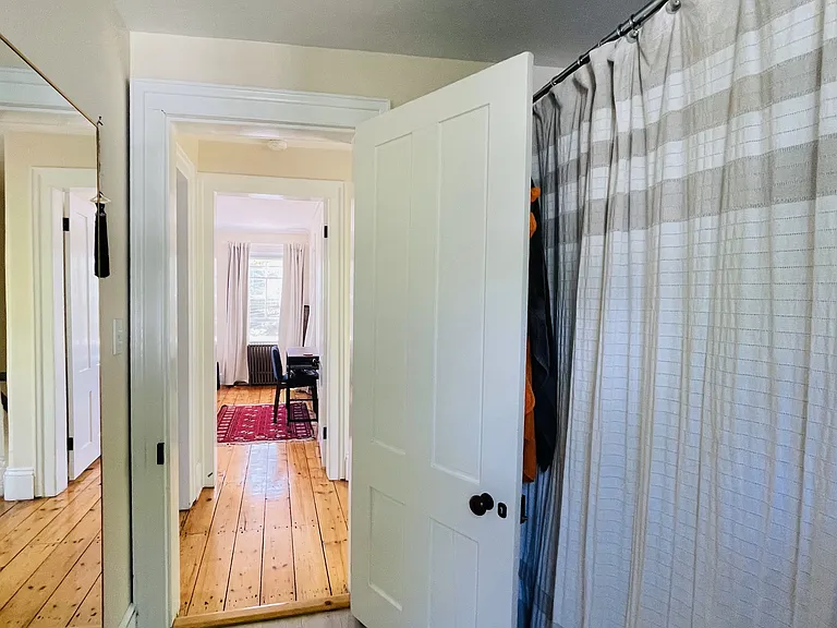 12 Parrott St — Photo 4