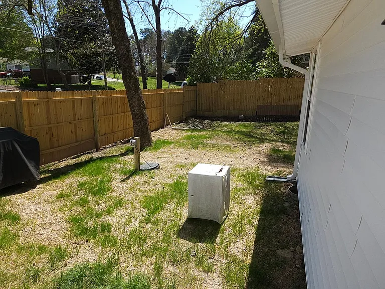 2810 Ashe St — Photo 22