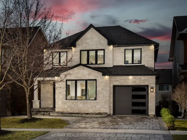 5940 Blue Spruce Ave, Burlington, ON L7L 6T2