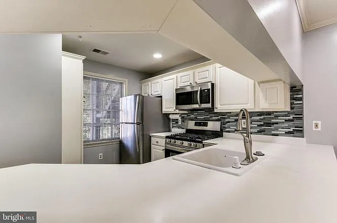 6924 Fairfax Dr #308 — Photo 8