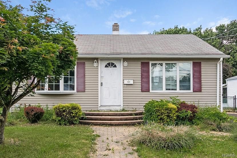 1st image of 34 Major Andre Dr