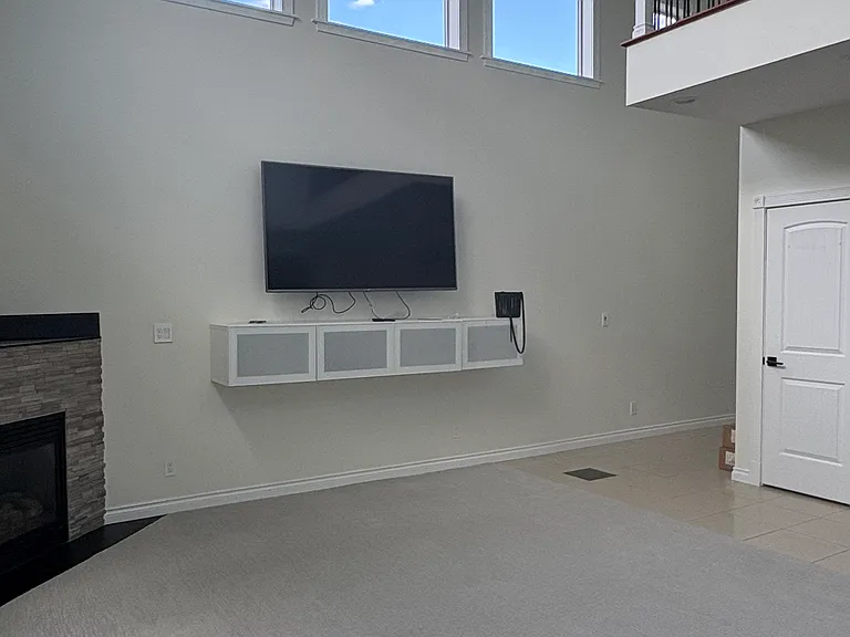 2556 S Eddy St — Photo 4