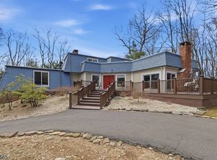 947 Franklin Lake Rd, Franklin Lakes, NJ 07417