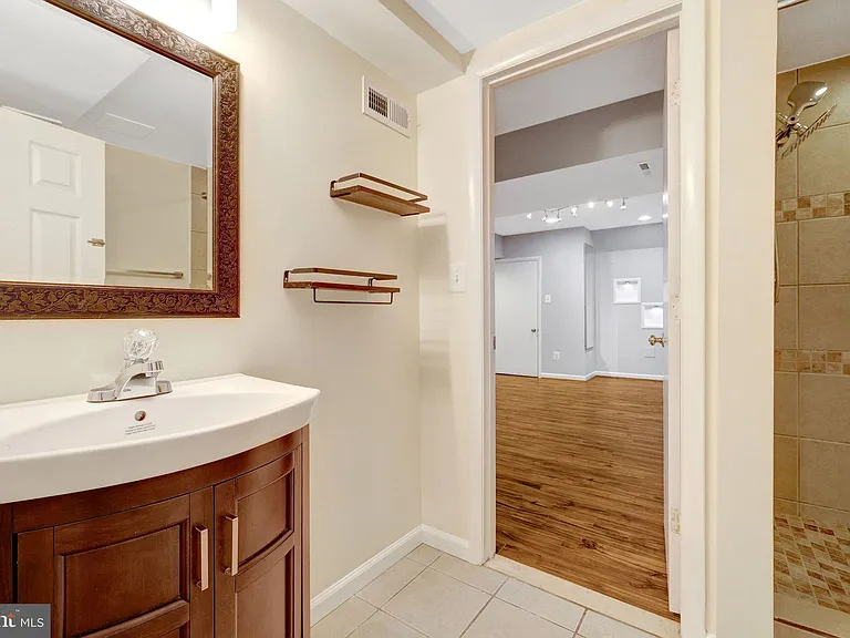 8995 Parliament Dr — Photo 49