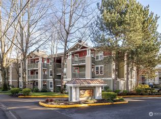 7711 NE 175th St UNIT F104, Kenmore, WA 98028