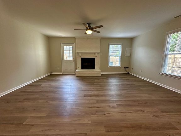 4th image of 2483 Reagan Ave