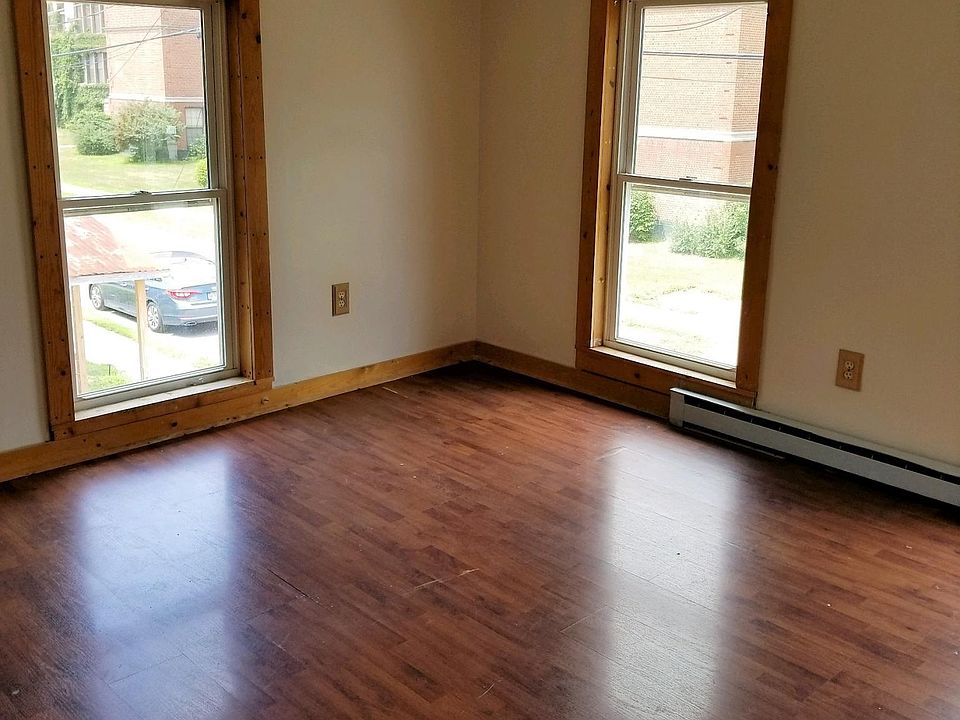1st image of 17 Union St #2