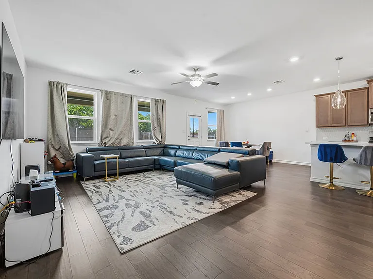 205 Stinchcomb Rd — Photo 4