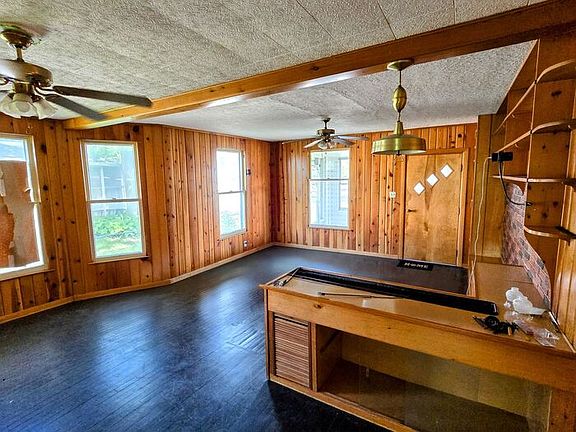 4th image of 107 W Fairview Ave #A