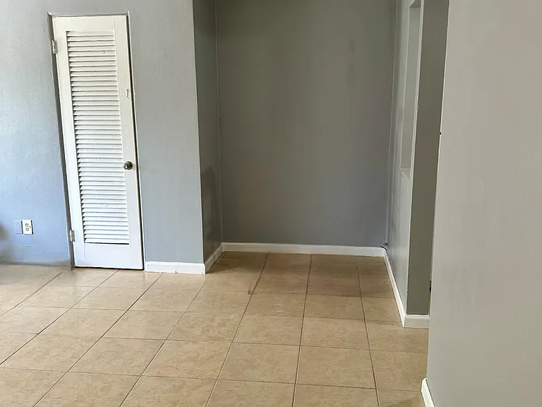 522 Florida Ave — Photo 10