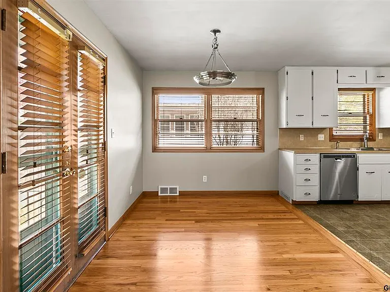 5518 Woolworth Ave — Photo 9