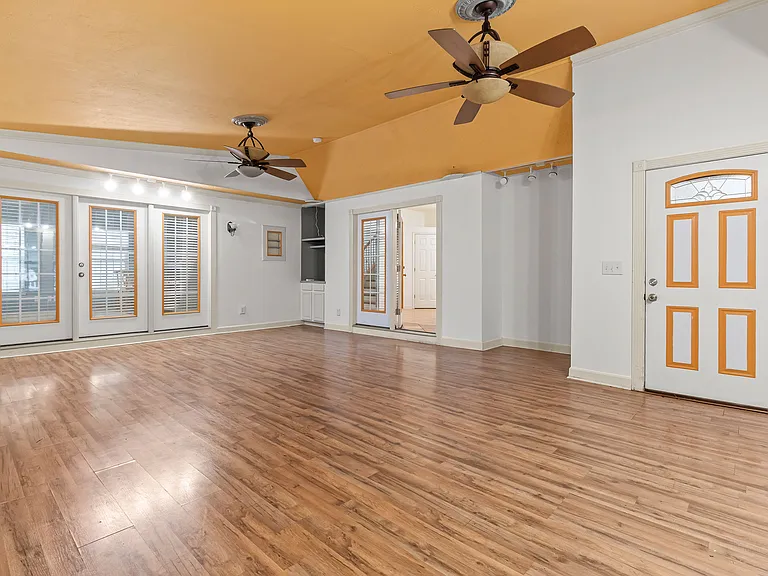 620 Woodbine Ct — Photo 10