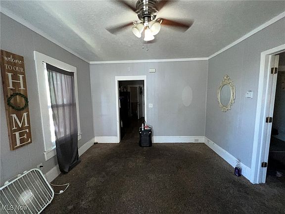 4th image of 9323 Sophia Ave
