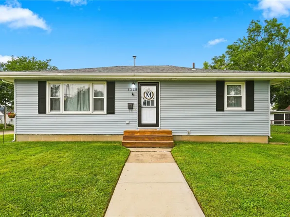 1328 1st St SW, Cedar Rapids, IA 52404