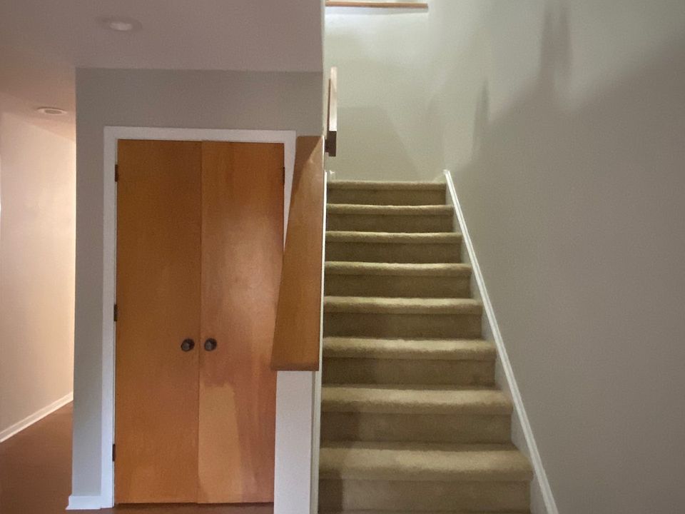 1st image of 20 Kelso Ct