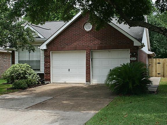 3 Bedroom / 2 car waiting for you!