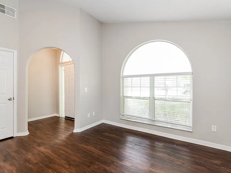 16329 Coopers Hawk Ave — Photo 3