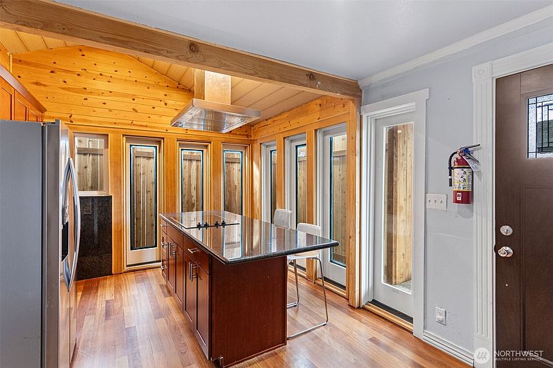 5th image of 6618 43rd Avenue S