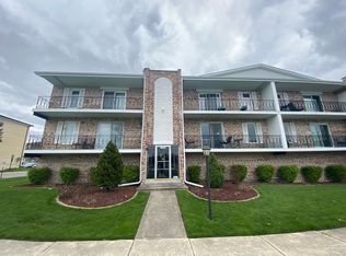 11265 S Roberts Rd APT B, Palos Hills, IL 60465