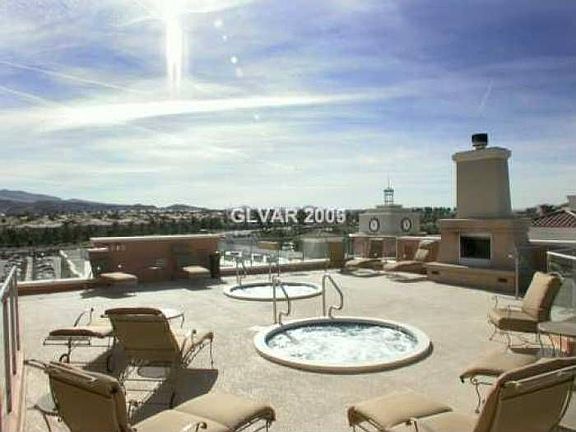 4th image of 2220 Village Walk Dr Unit 3209