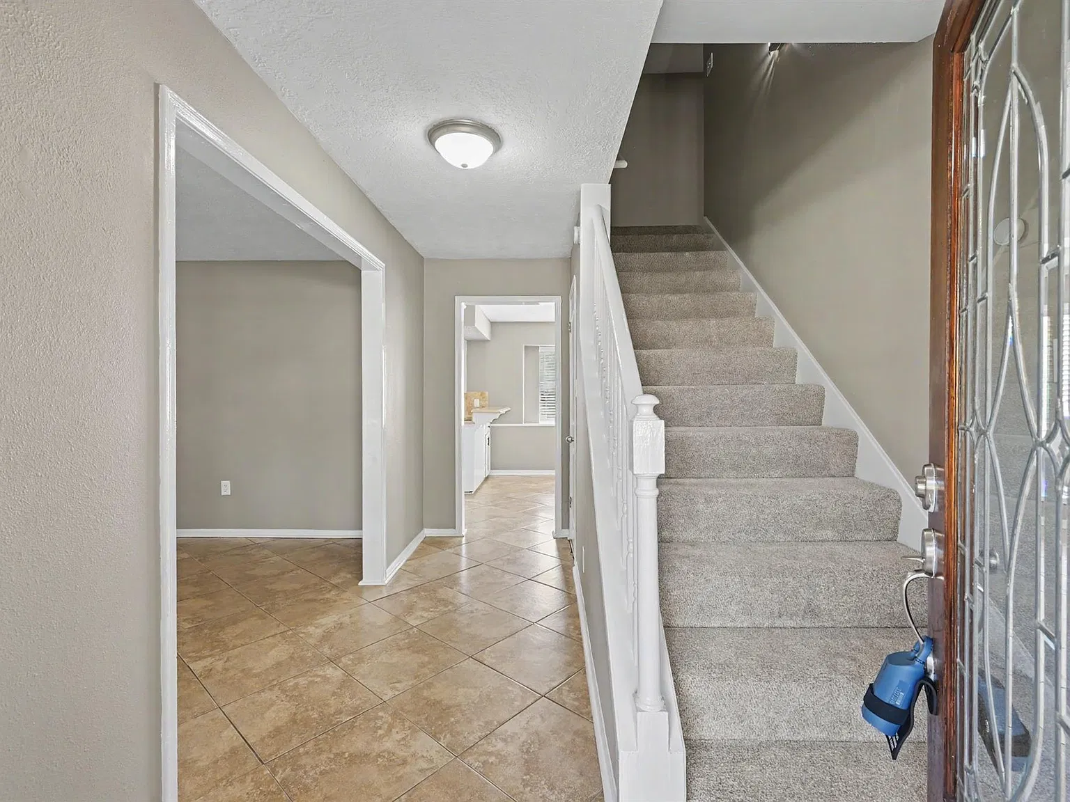 4 bed, 2.5 bath, 2544 sqft, $2,200 — Photo 3