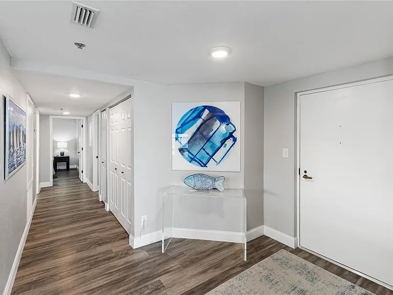 97 Sunset Dr #201 — Photo 3