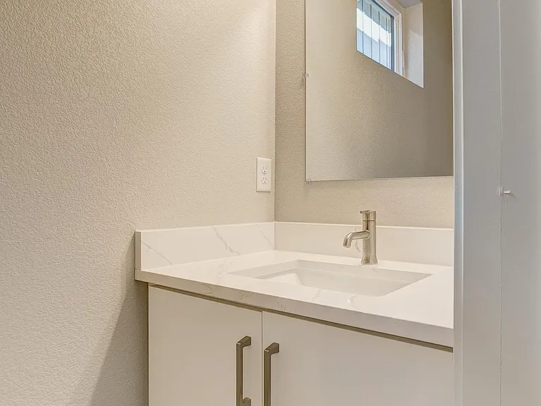 829 Cherokee Dr — Photo 12