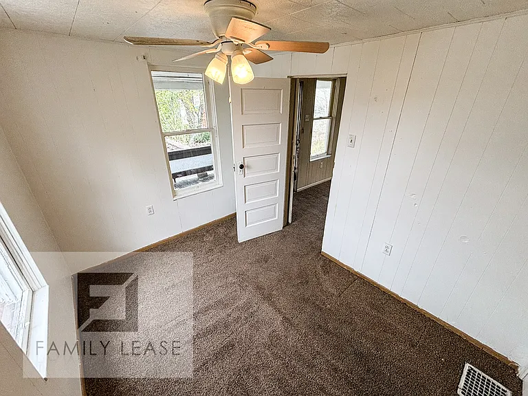 751R Grove Ave — Photo 7