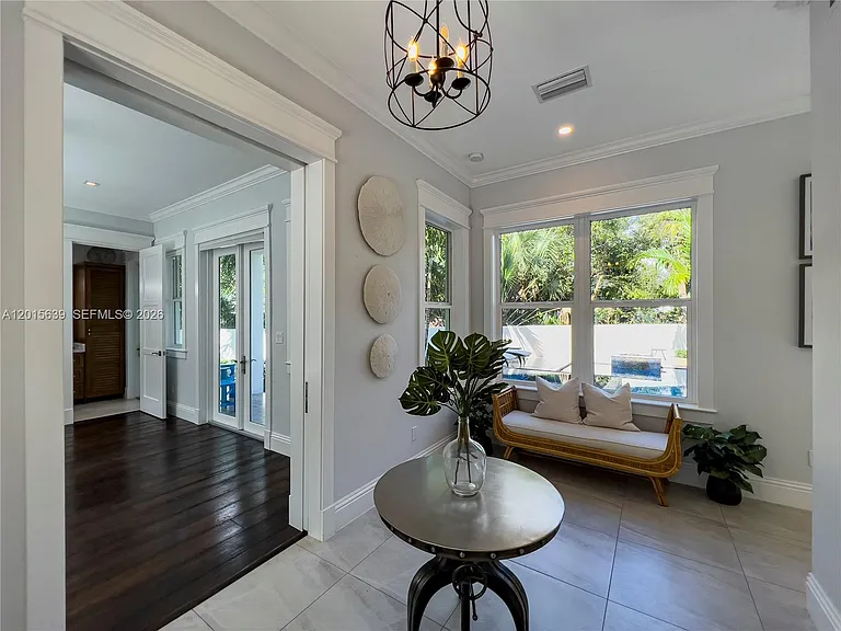545 SW Indianola St — Photo 38