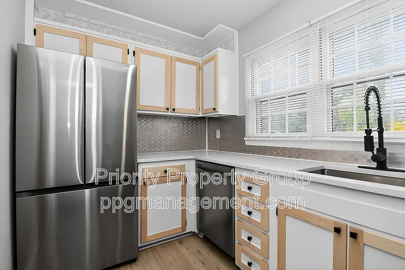 2 bed, 1.5 bath, 960 sqft, $1,375 — Photo 3