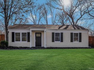 4 Park Ln, Middle Island, NY 11953