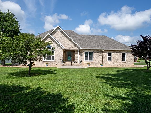 2nd image of 215 Franklin Heights Dr