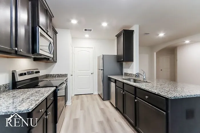 10474 Sweetwater Creek Dr — Photo 3