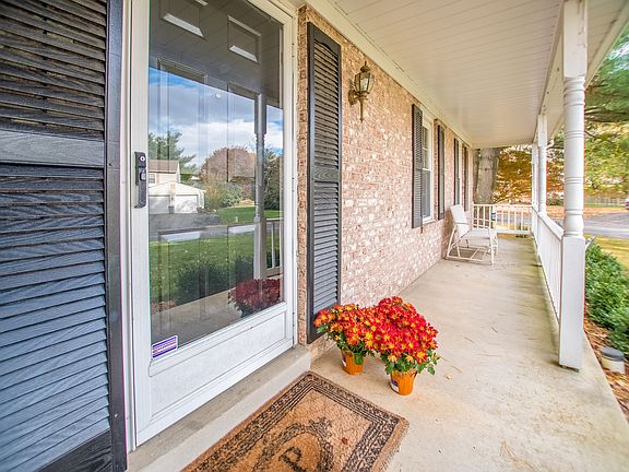 3rd image of 15609 Wapello Way