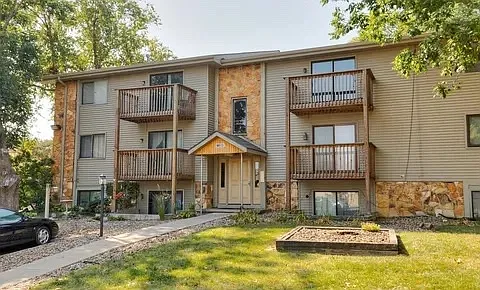 9553 University Ave #2