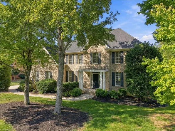 5703 Blue Heron Dr, Greensboro, NC 27455