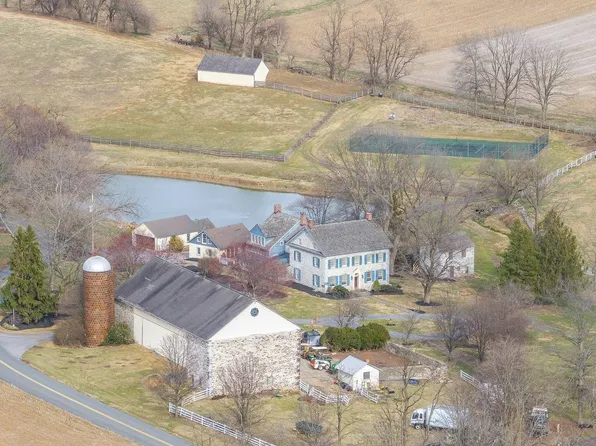 58 Blacksmith Rd, Oley, PA 19547
