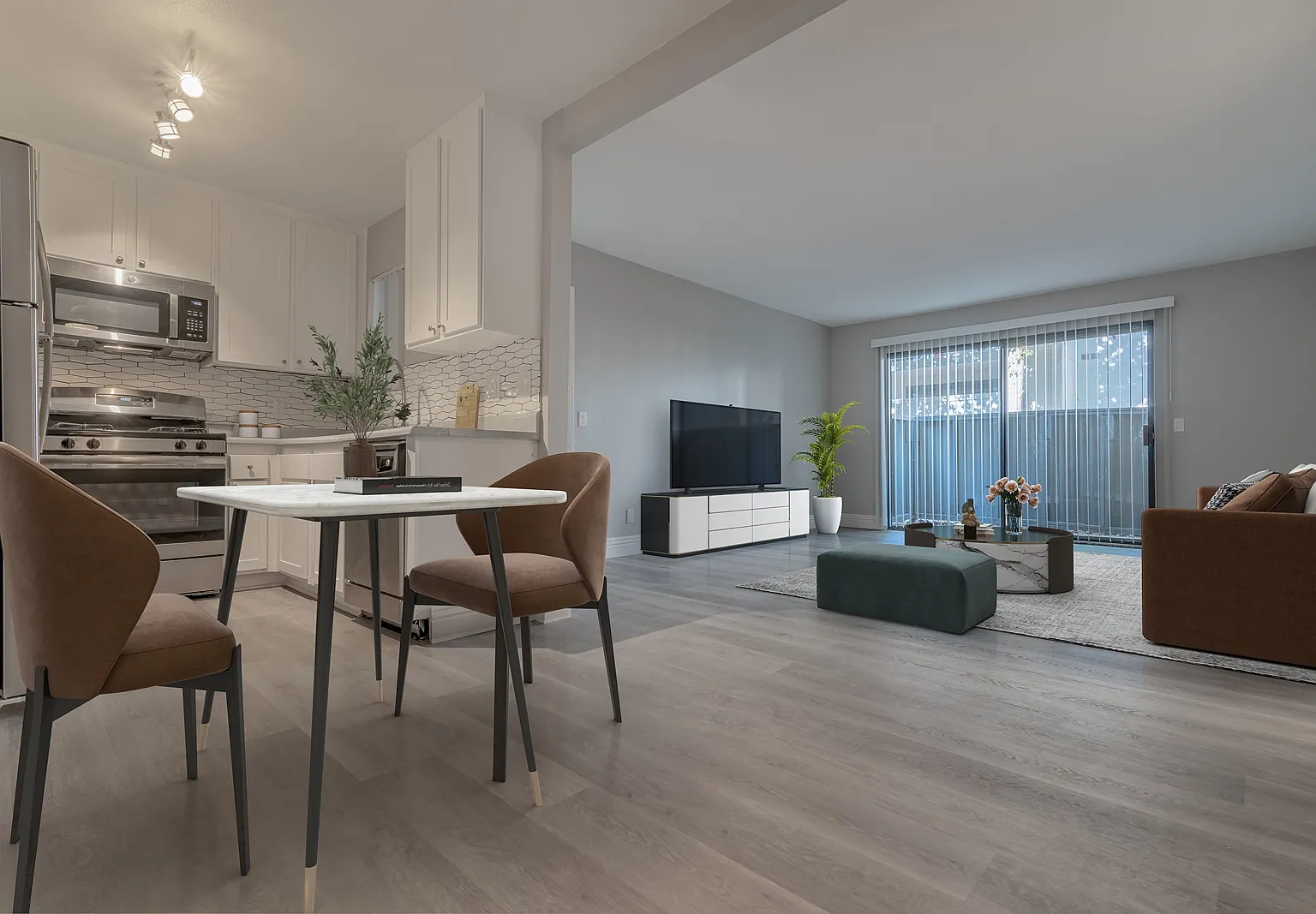 Shoreline Apartments — Photo 2