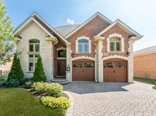 7245 W Lee St, Niles, IL 60714