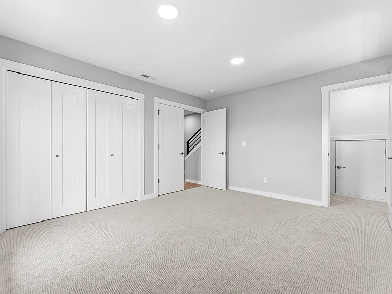 16457 NW Liberty St #1 — Photo 39