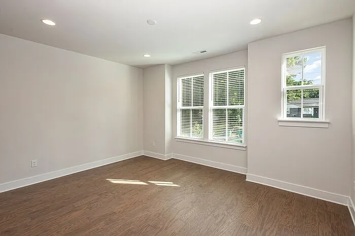 3 bed, 4.0 bath, 1700 sqft, $2,695 — Photo 4
