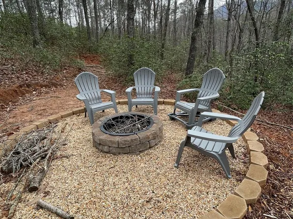 120 Flynn Ct, Lake Lure, NC 28746