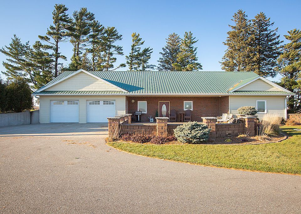 1310 165th St, Dundee, IA 52038 Zillow