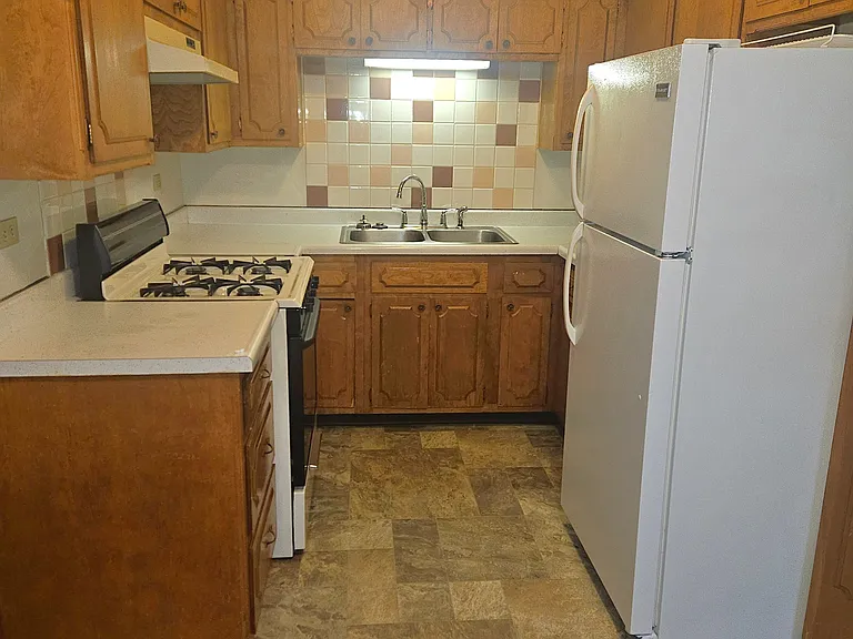 417 W Jefferson St #E4 — Photo 5