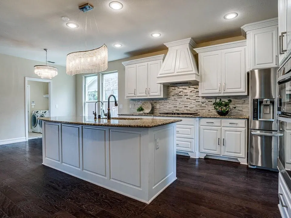 1060 Enchanted Rock Dr