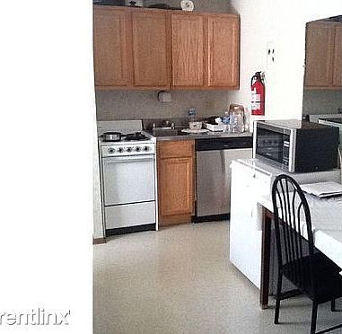3rd image of 1490 Neil Ave APT D