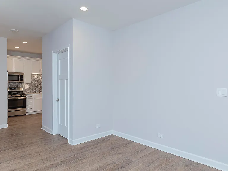 2909 N Clark St #2N — Photo 3