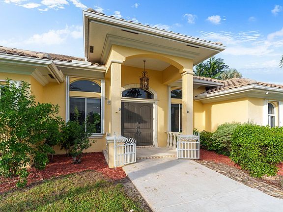 3rd image of 5973 SW 54th Court