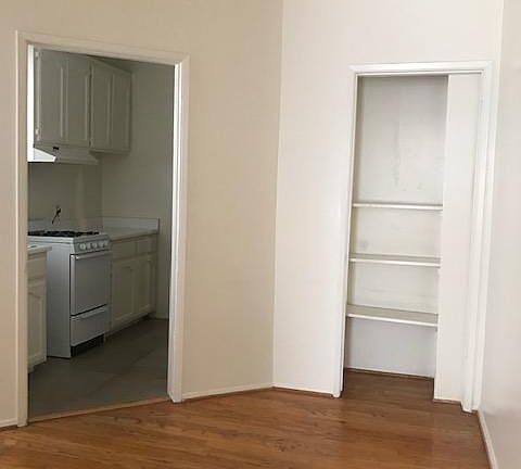 3rd image of 1114 Poinsettia Dr APT 1